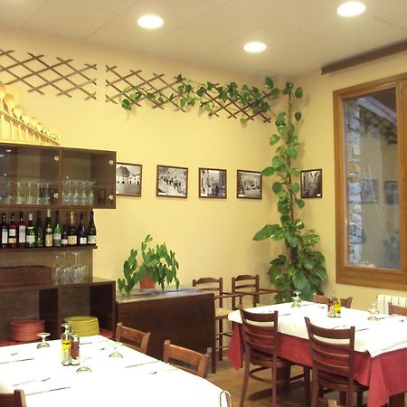 Hostal Les Roquetes 케랄브스 외부 사진