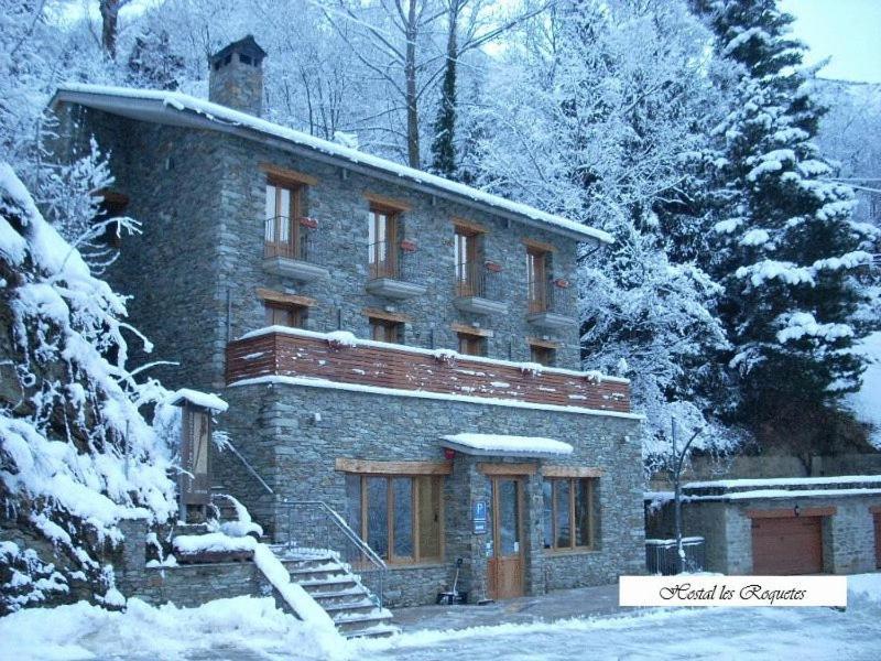 Hostal Les Roquetes 케랄브스 외부 사진