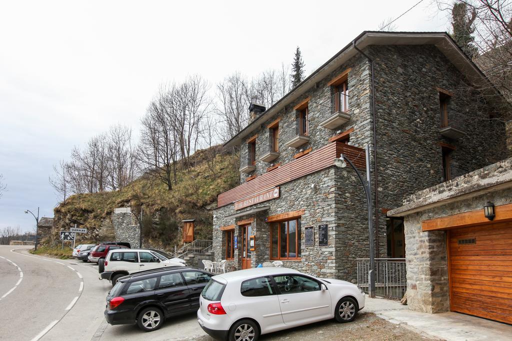 Hostal Les Roquetes 케랄브스 외부 사진
