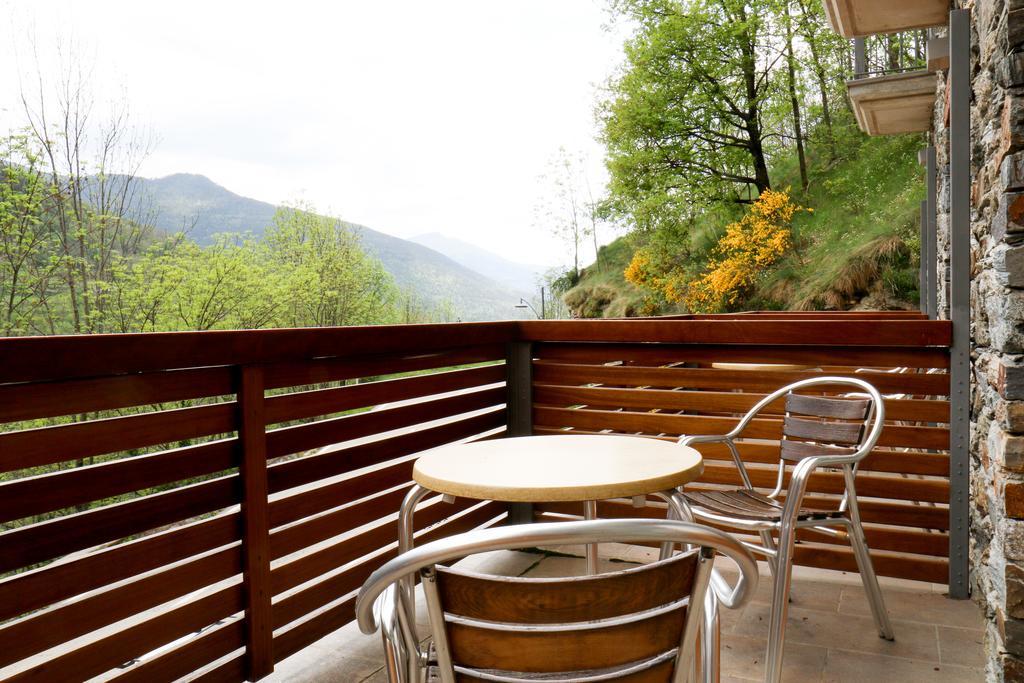 Hostal Les Roquetes 케랄브스 외부 사진