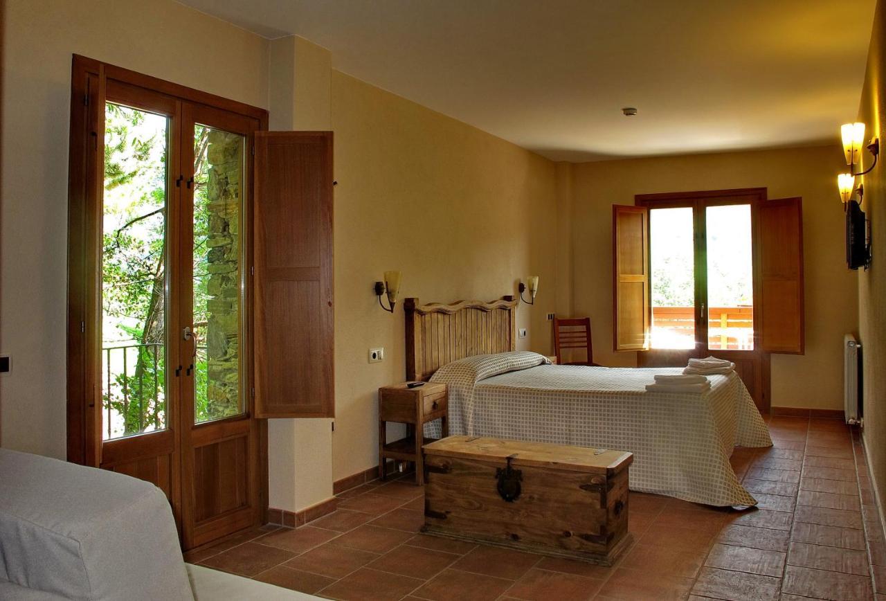 Hostal Les Roquetes 케랄브스 외부 사진
